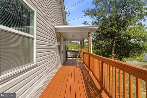 Exterior - 40 Clems Dr, Ranson, WV 25438 photo 5 of 11