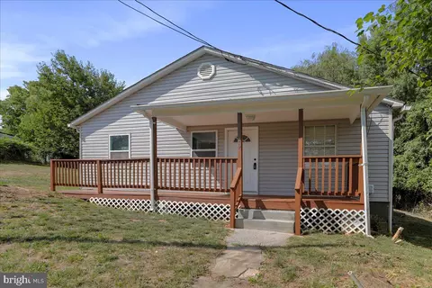 Exterior - 40 Clems Dr, Ranson, WV 25438 photo 2 of 11
