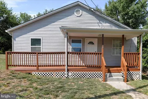 40 Clems Dr, Ranson, WV 25438