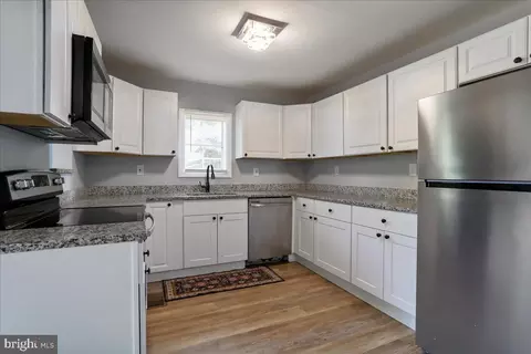 Kitchen - 40 Clems Dr, Ranson, WV 25438 photo 1 of 3