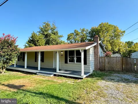 65 Bugle Ln, Kearneysville, WV 25430