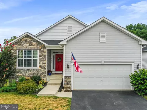 230 Shallow Creek Dr, Ranson, WV 25438