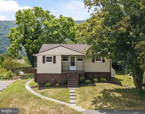 1293 W Washington St, Harpers Ferry, WV 25425