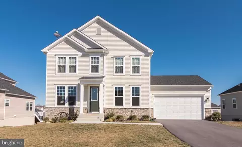 253 Courier Dr, Charles Town, WV 25414