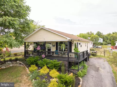 311 Beauregard Blvd, Charles Town, WV 25414