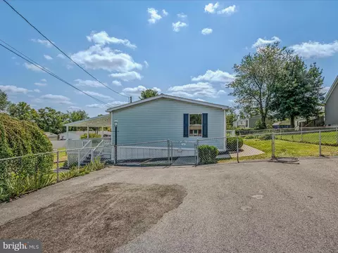 100 Turtle Ln, Ranson, WV 25438 photo 4