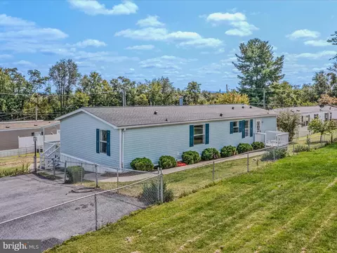 100 Turtle Ln, Ranson, WV 25438 photo 2