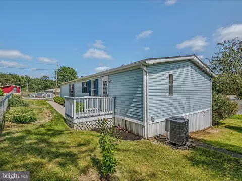100 Turtle Ln, Ranson, WV 25438 photo 5