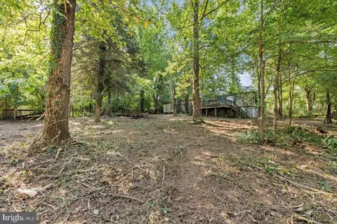 88 Campsite Ct, Harpers Ferry, WV 25425