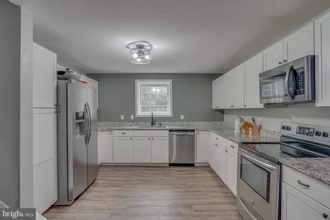 980 Summit Point Rd, Summit Point, WV 25446 photo 8