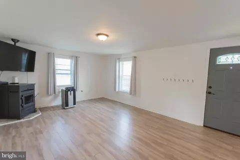 104 W 5th Ave, Ranson, WV 25438 photo 3