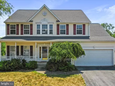 50 Riviera Ct, Charles Town, WV 25414