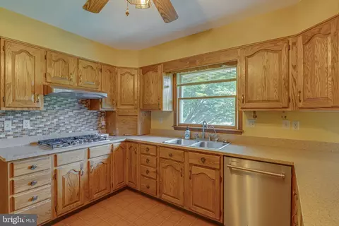 Kitchen - 197 Glen Rd, Shepherdstown, WV 25443 photo 2 of 2