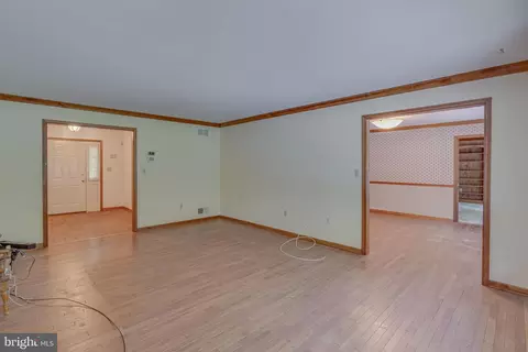 Living - 197 Glen Rd, Shepherdstown, WV 25443 photo 1 of 5