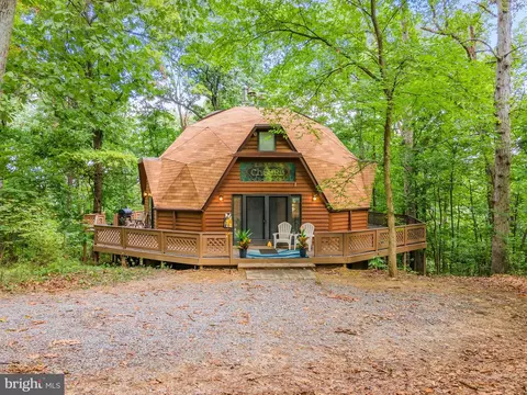 109 Wild Turkey Rd, Harpers Ferry, WV 25425