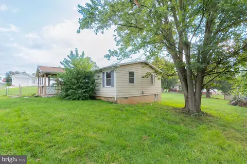 34 Walnut Rd, Ranson, WV 25438 photo 4