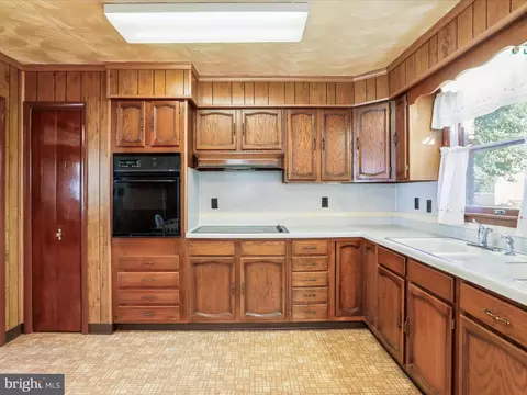205 S George St, Ranson, WV 25438 photo 17