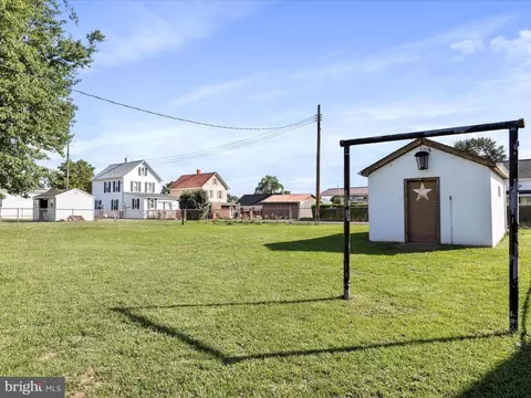 205 S George St, Ranson, WV 25438 photo 7