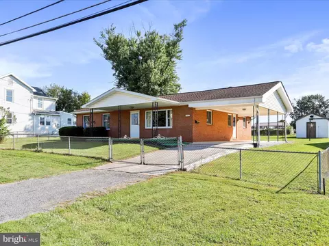 205 S George St, Ranson, WV 25438 photo 2