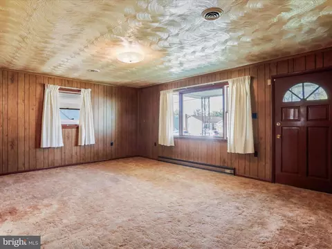 205 S George St, Ranson, WV 25438 photo 9