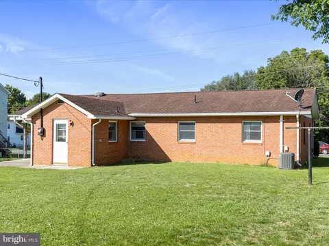 205 S George St, Ranson, WV 25438 photo 30