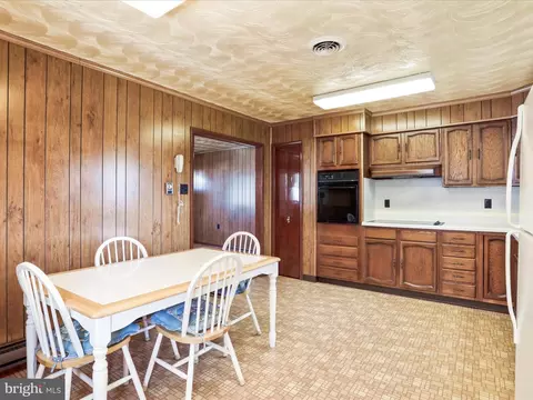205 S George St, Ranson, WV 25438 photo 12