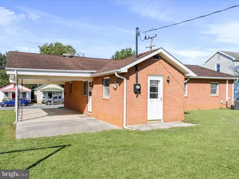 205 S George St, Ranson, WV 25438 photo 6