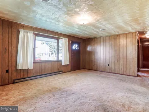 205 S George St, Ranson, WV 25438 photo 10