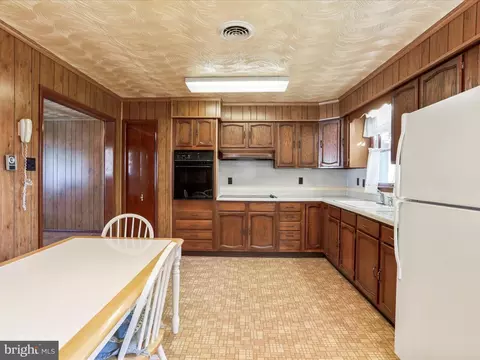205 S George St, Ranson, WV 25438 photo 13