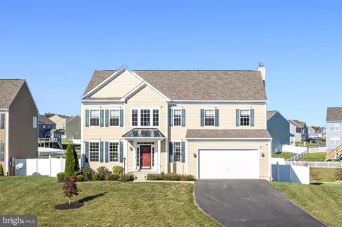 48 Bluebells Ct, Charles Town, WV 25414