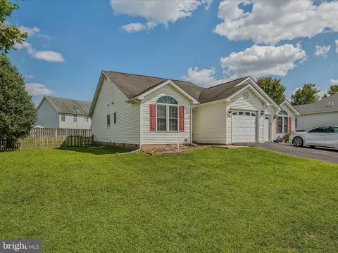 Exterior - 76 Peter Rabbit Dr, Ranson, WV 25438 photo 3 of 9