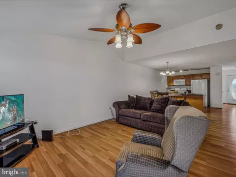 Living - 76 Peter Rabbit Dr, Ranson, WV 25438 photo 2 of 3