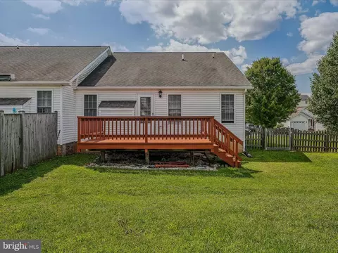 Exterior - 76 Peter Rabbit Dr, Ranson, WV 25438 photo 7 of 9
