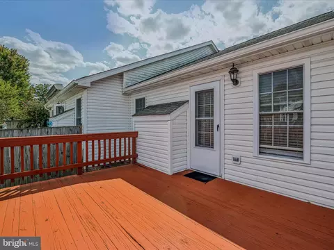 Exterior - 76 Peter Rabbit Dr, Ranson, WV 25438 photo 4 of 9