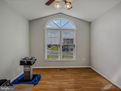 Living - 76 Peter Rabbit Dr, Ranson, WV 25438 photo 3 of 3