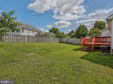 Exterior - 76 Peter Rabbit Dr, Ranson, WV 25438 photo 6 of 9