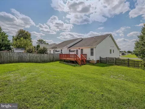 Exterior - 76 Peter Rabbit Dr, Ranson, WV 25438 photo 9 of 9