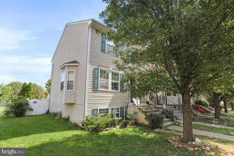 33 Sagewood St, Charles Town, WV 25414