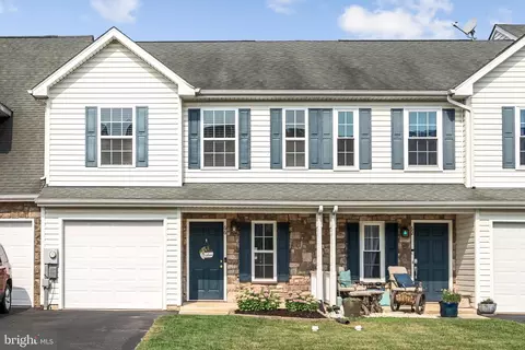 66 Fuzzy Tail Dr, Ranson, WV 25438