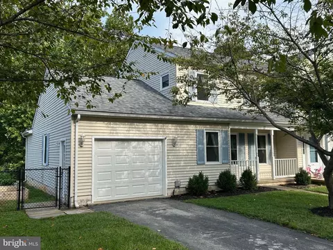 17 Beekman Pl, Charles Town, WV 25414