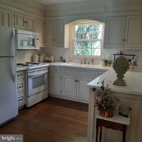 Kitchen - 157 Steamboat Run Rd, Shepherdstown, WV 25443 photo 1 of 4