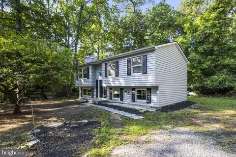 1009 Wild Rose Ln, Harpers Ferry, WV 25425