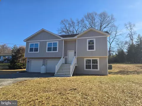 86 Elfwood Dr, Harpers Ferry, WV 25425