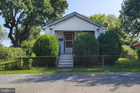 115 Center St, Charles Town, WV 25414
