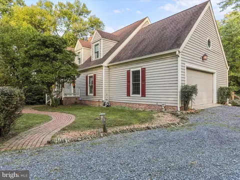 272 Woodcutters Ln, Harpers Ferry, WV 25425