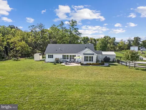 437 Frys Ln, Charles Town, WV 25414