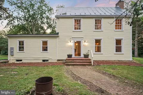 1738 Leetown Rd, Summit Point, WV 25446