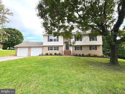 160 Spring Dale Dr, Charles Town, WV 25414
