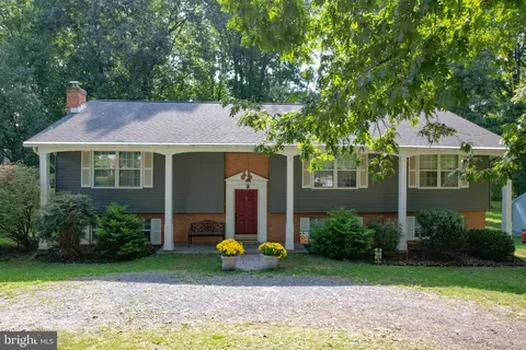62 Sunlite Dr, Charles Town, WV 25414