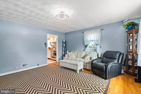 217 E 4th Ave, Ranson, WV 25438 photo 5